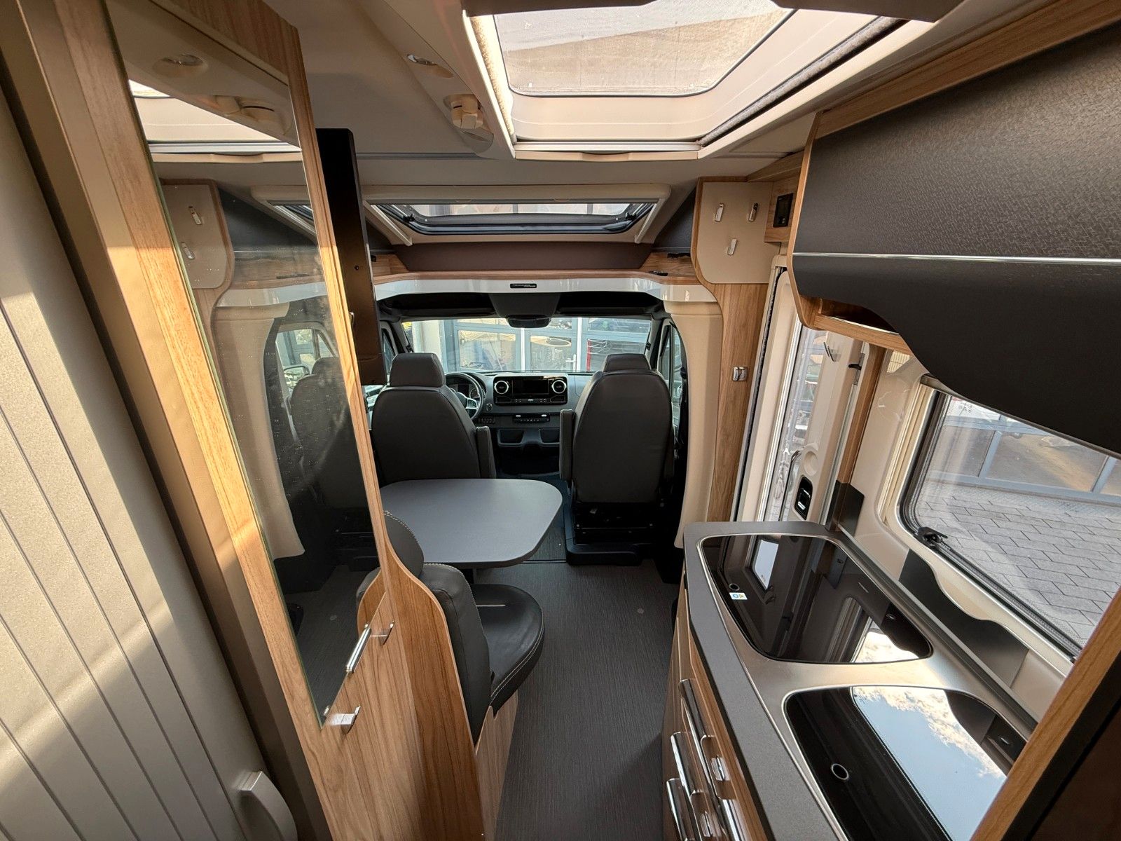 Fahrzeugabbildung HYMER / ERIBA / HYMERCAR MLT 570 Crossover V 6 190 PS