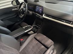Fahrzeugabbildung BMW 218d Active Tourer M Sport -- Pano/AHK/ACC/18LM