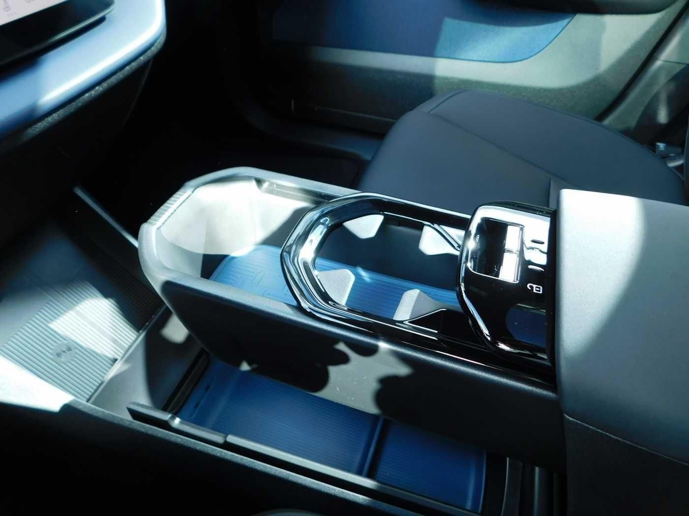 Fahrzeugabbildung Volvo EX30 Twin Motor Performance AWD Plus