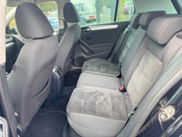 Volkswagen Golf - 11