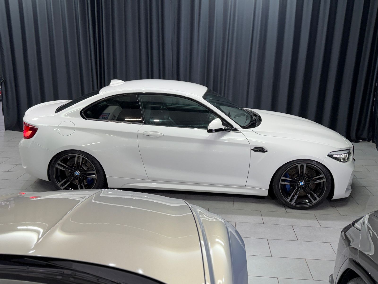 Fahrzeugabbildung BMW M2 Competition|H&K|KW|RF-Kamera|Assistent