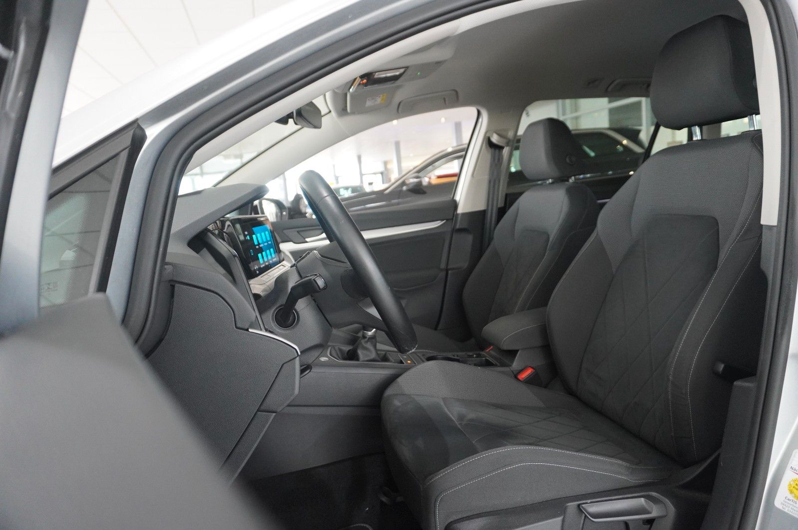 Fahrzeugabbildung Volkswagen Golf VIII Variant 2.0 TDI LIFE NAVI/LED/KAMERA