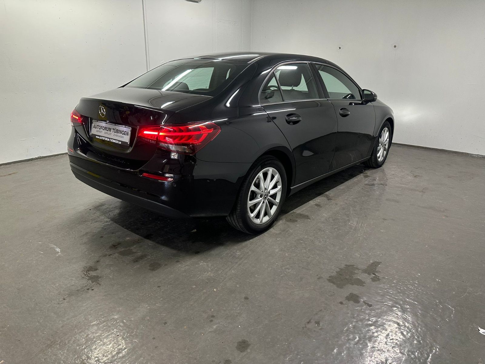 Fahrzeugabbildung Mercedes-Benz A 200 d Limousine *KAMERA*NAVI*CARPLAY*AHK*