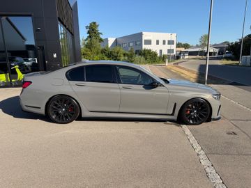 BMW 745 - 9