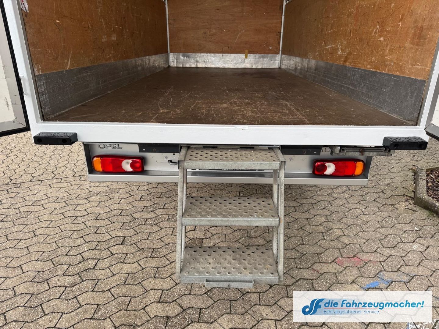 Fahrzeugabbildung Opel Movano Koffer L4H1 3,5t ZwillingsBe. Navi Temp R
