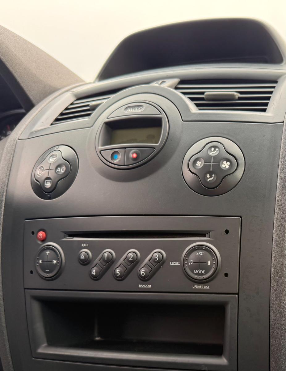 Renault Megane 2007 — photo 13