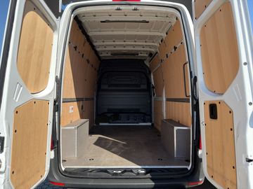 Mercedes Sprinter - 11