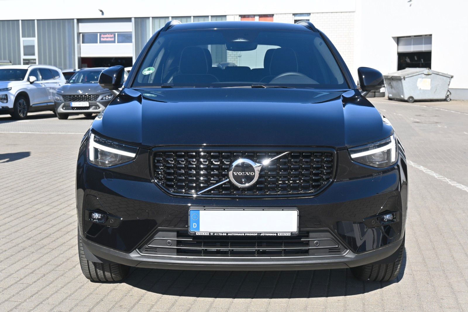 Fahrzeugabbildung Volvo XC40 B4 DKG Plus Dark*STDHZG*360*Pixel*ACC