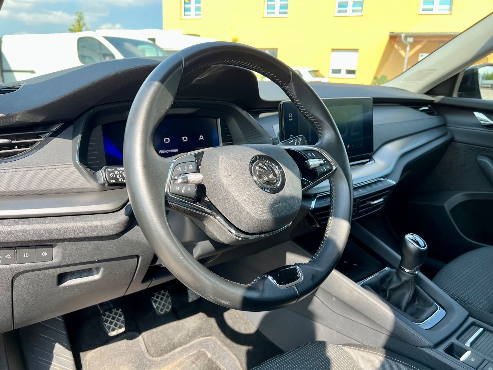 SKODA Octavia Combi Ambition AHK AAC SHZ NAVI CARPLAY