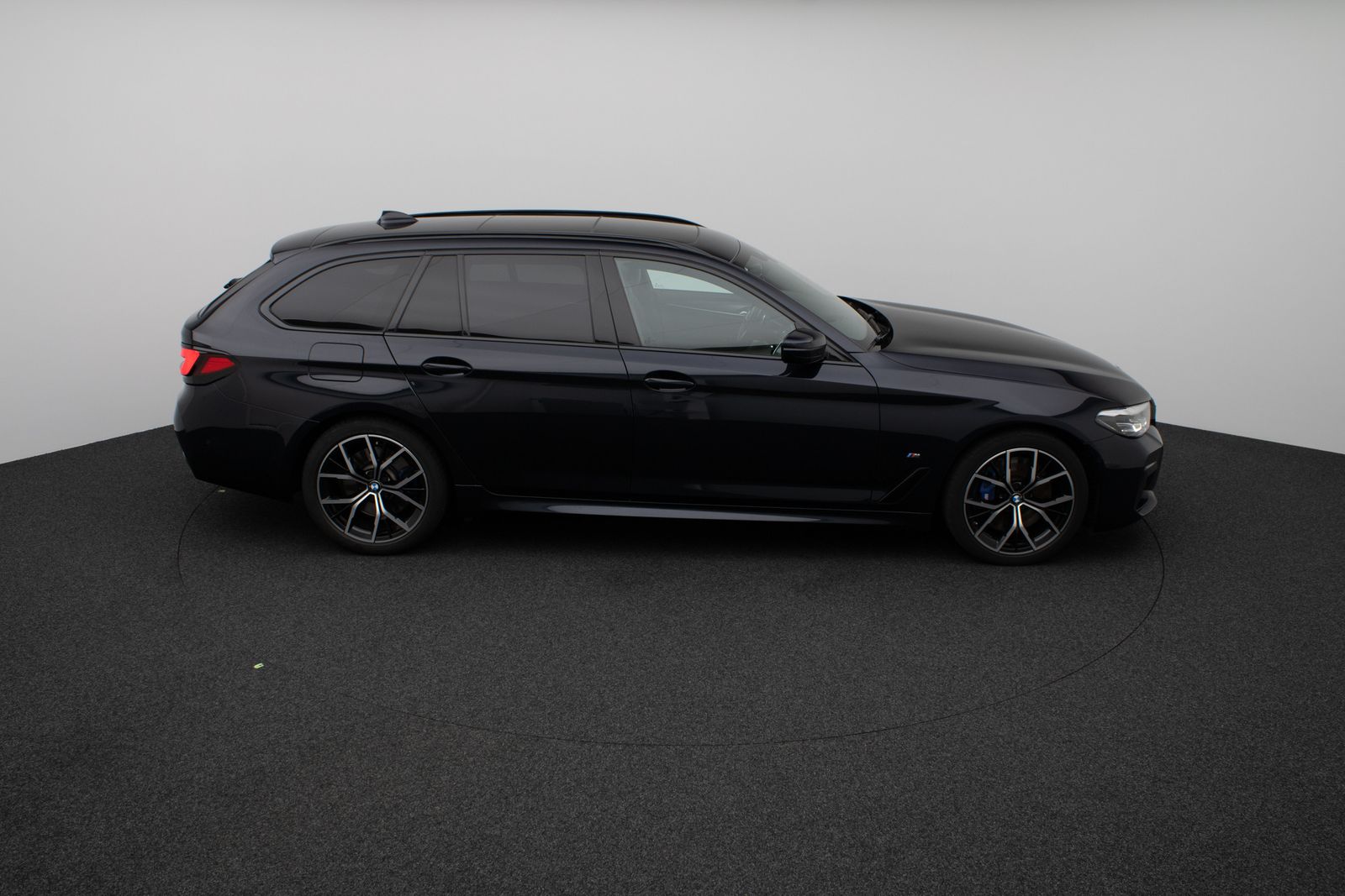 Fahrzeugabbildung BMW 540d xD M Sport Panorama DAB B&W Fernlichtassist