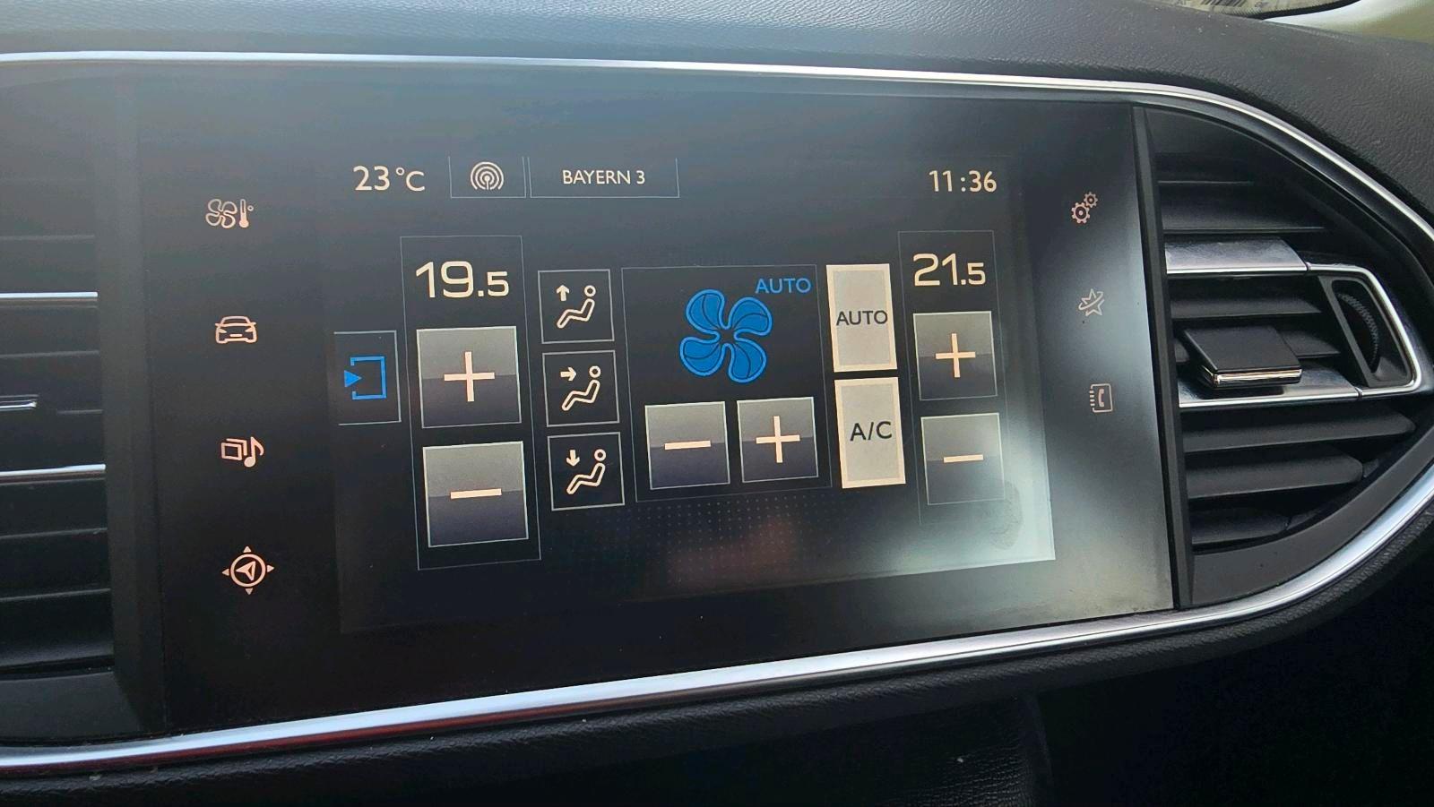 Peugeot 308 2015 — photo 12