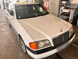 Mercedes-Benz Mercedes Oldtimer 3 Stück für 10000 plus ... - gebrauchte Mercedes-Benz 190 aus dem Jahr 1985