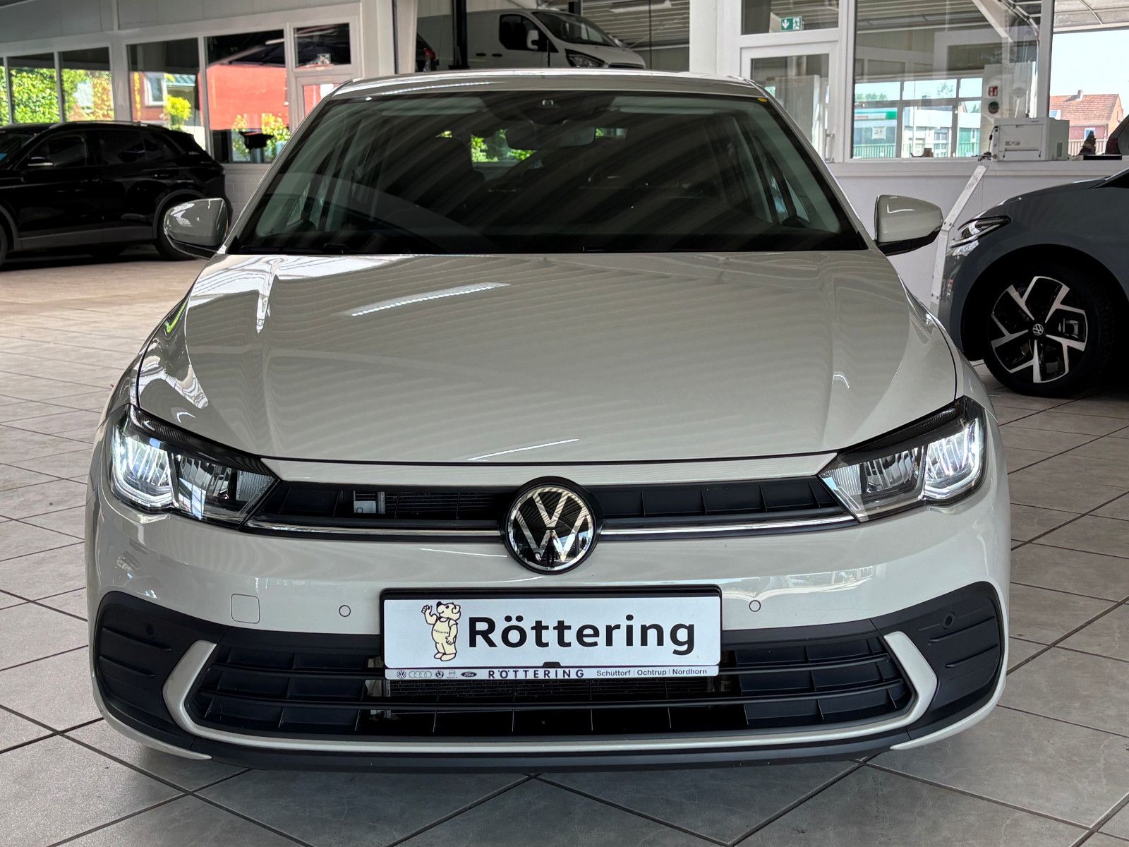Fahrzeugabbildung Volkswagen Polo 1.0 TSI Move DSG +LED +ALLWETTER