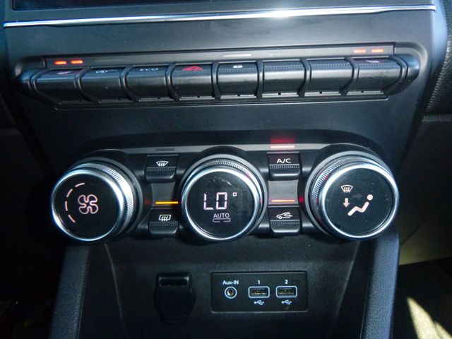 Fahrzeugabbildung Renault Clio V 1,0 TCe >Navi/LED-Licht/TEMP<