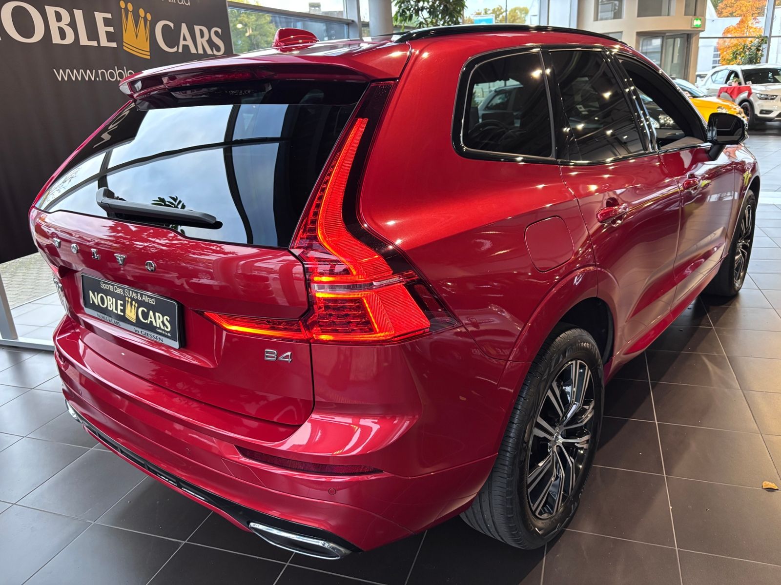 Fahrzeugabbildung Volvo XC60 R Design PANO LED NAVI ALU