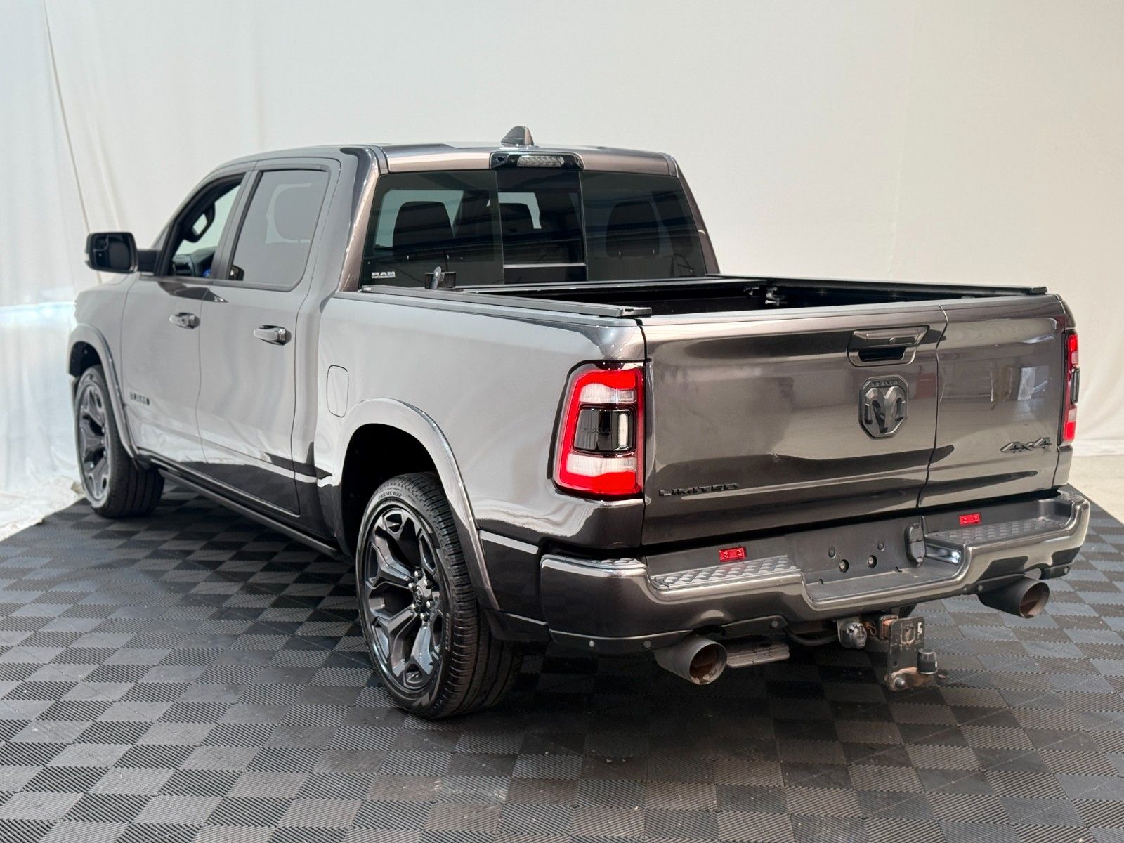 Fahrzeugabbildung Dodge RAM 1500 LIMITED NIGHT CREW CAB 4x4