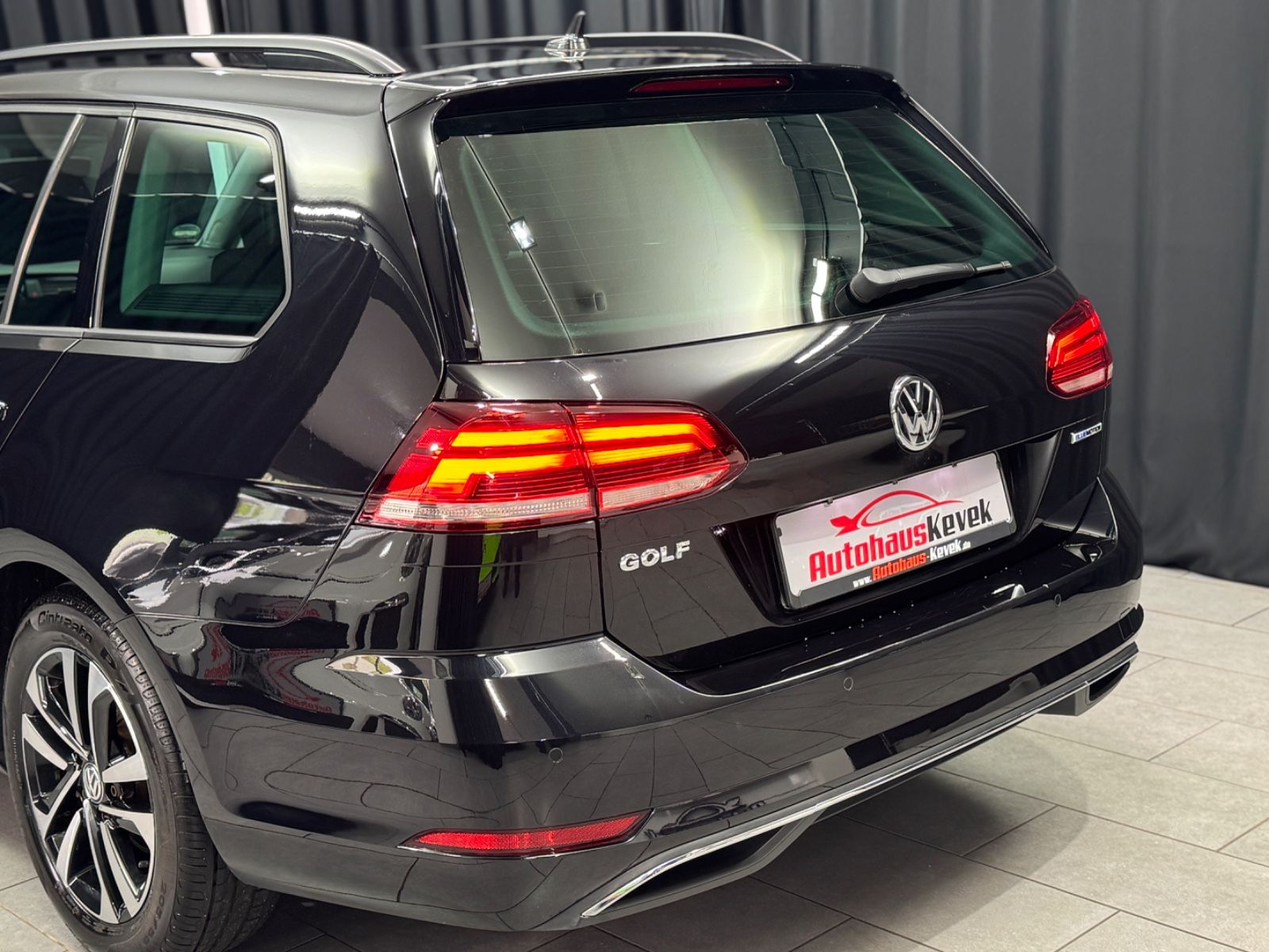 Fahrzeugabbildung Volkswagen Golf VII Variant United BlueMotion|NAVI|LED|ACC|