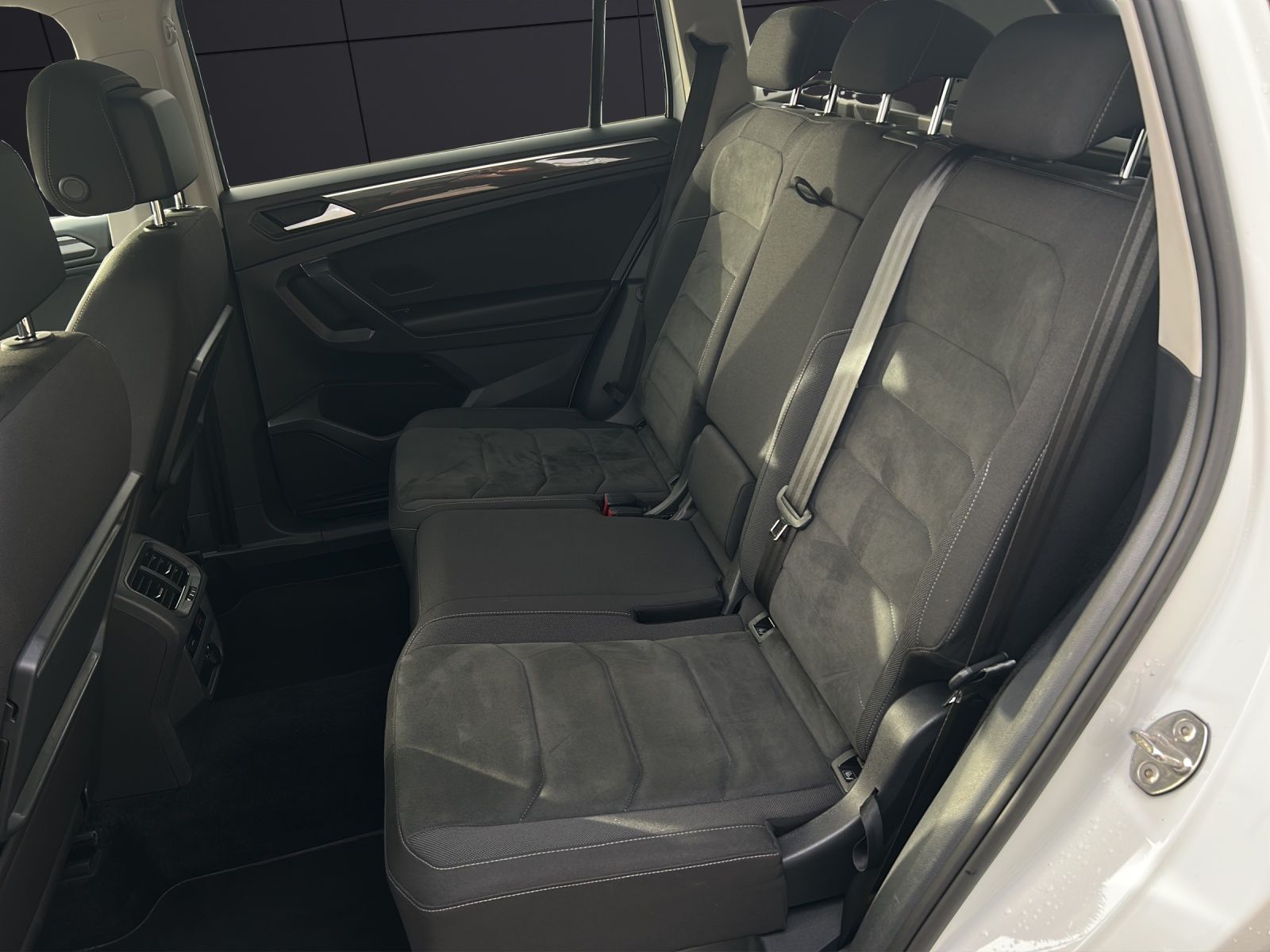 Fahrzeugabbildung Volkswagen Tiguan Allspace Highline 4M TDI DSG LED ACC AHK