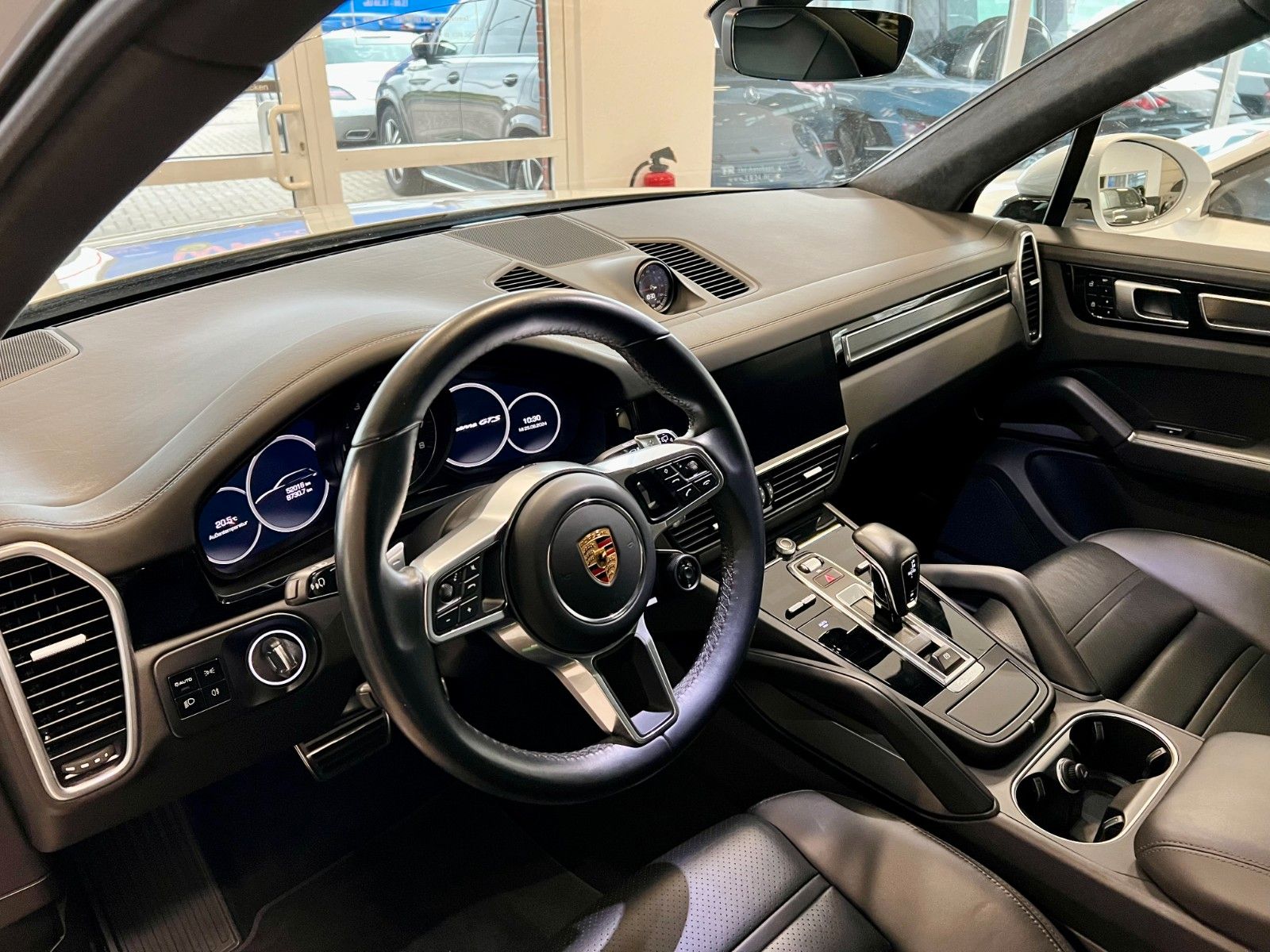Fahrzeugabbildung Porsche Cayenne GTS Panorama, AHK, 21Zoll, SportChrono