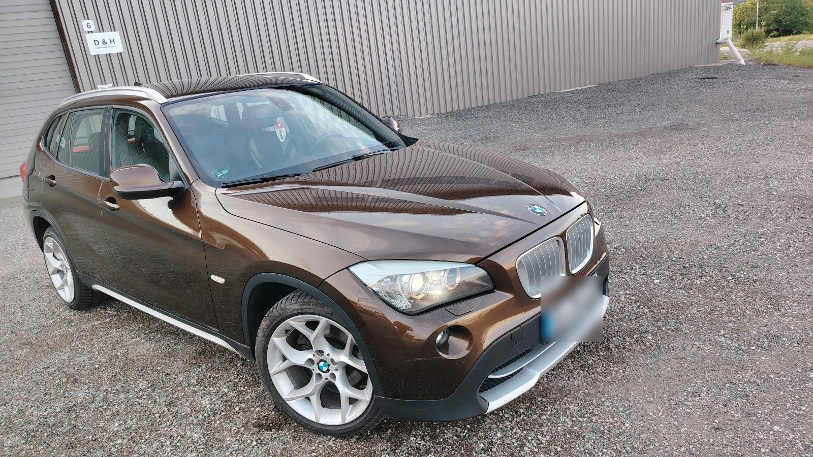 BMW X1 2010 — engine 143 HP (105kW)