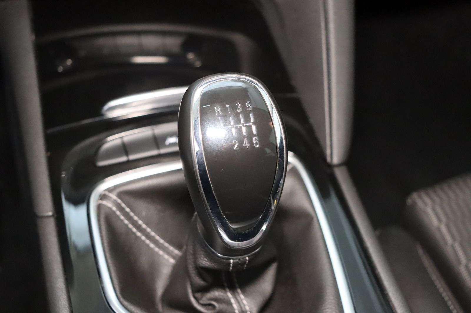 Fahrzeugabbildung Opel Insignia 2.0 CDTI Innovation * LED * Sitzhzg. *