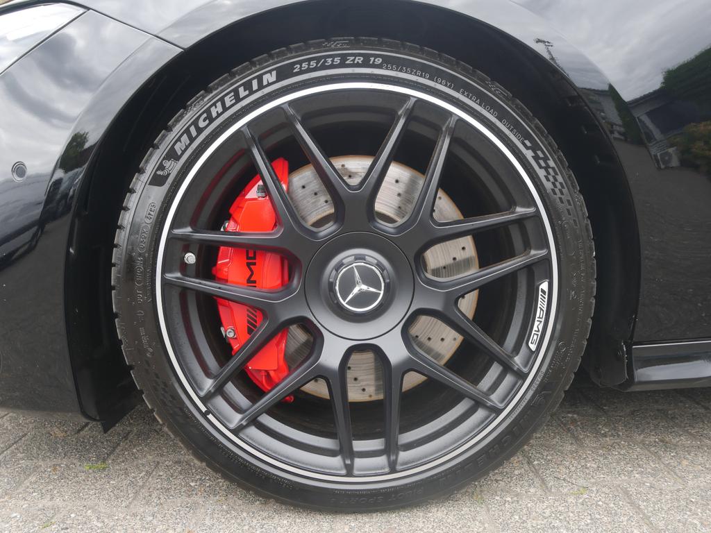 Mercedes-Benz CLA 45 AMG Shooting Brake