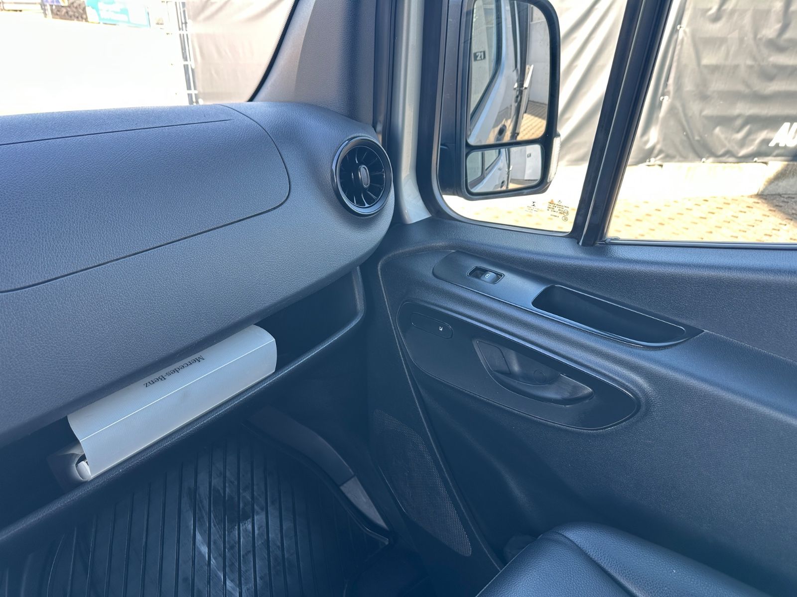 Fahrzeugabbildung Mercedes-Benz Sprinter III PritscheDoKa RWD317/7Sitze/Navi/AHK