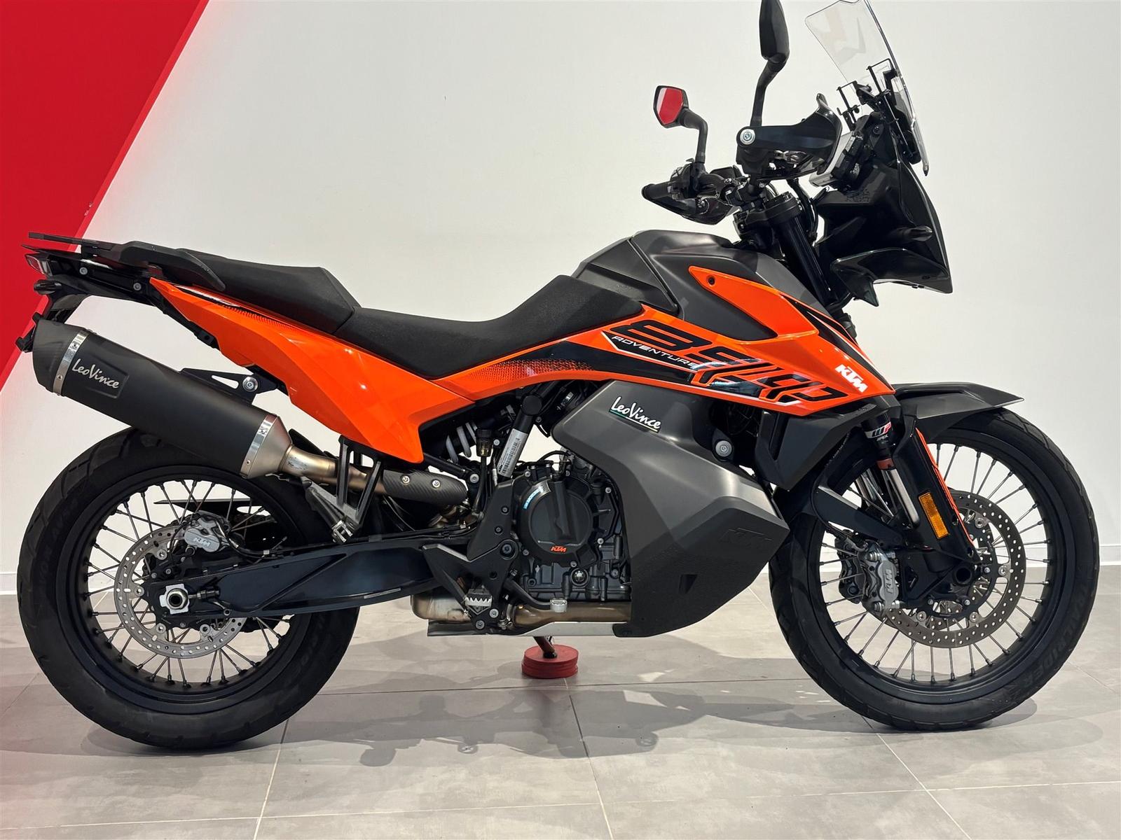 KTM 890 Adventure 1.Hand. Wenige Kilometer!