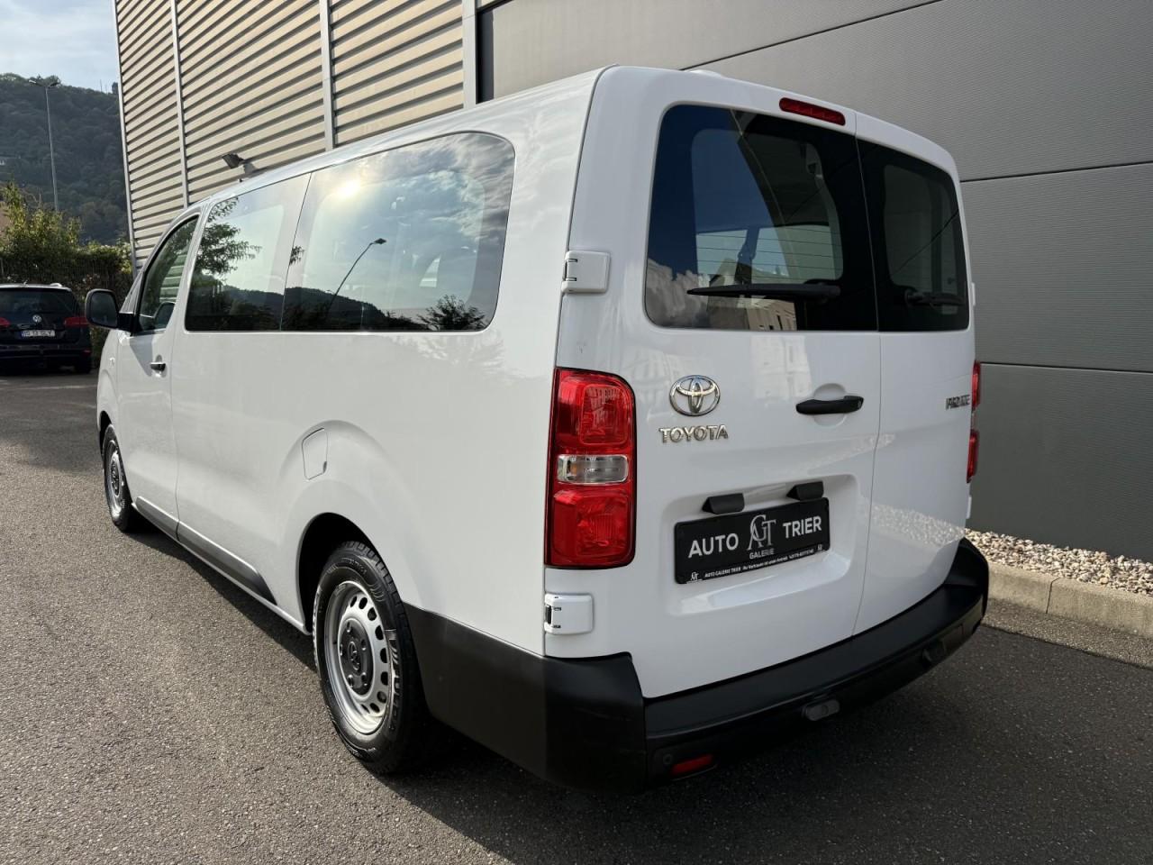 Toyota Proace 2.0 L2 Kombi Comfort NAVI PDC MFL 9SITZER