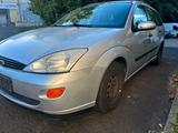 Ford Focus Kombi - Ford Focus aus 1999