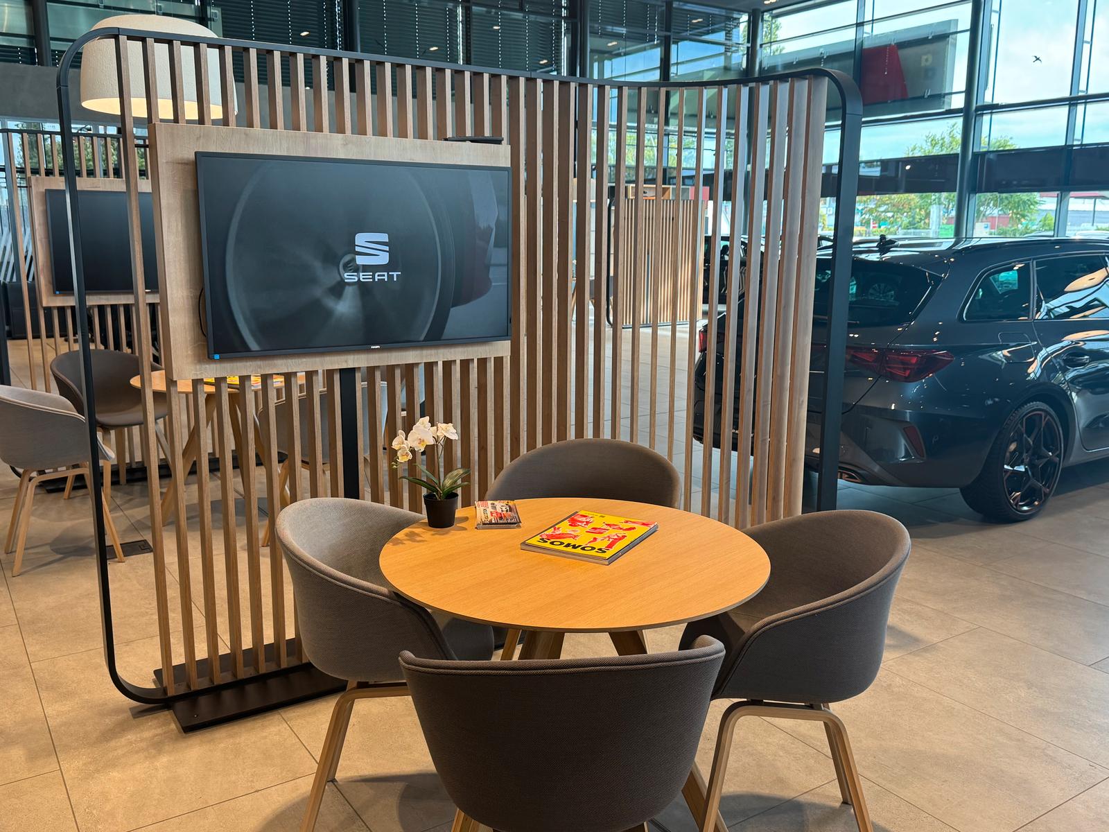 showroom-image-top