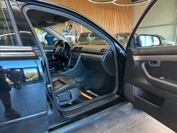 Audi A4  *TÜV 0228*KLIMAAUTOMATIK*SitzHZ*VOLL-LEDER*