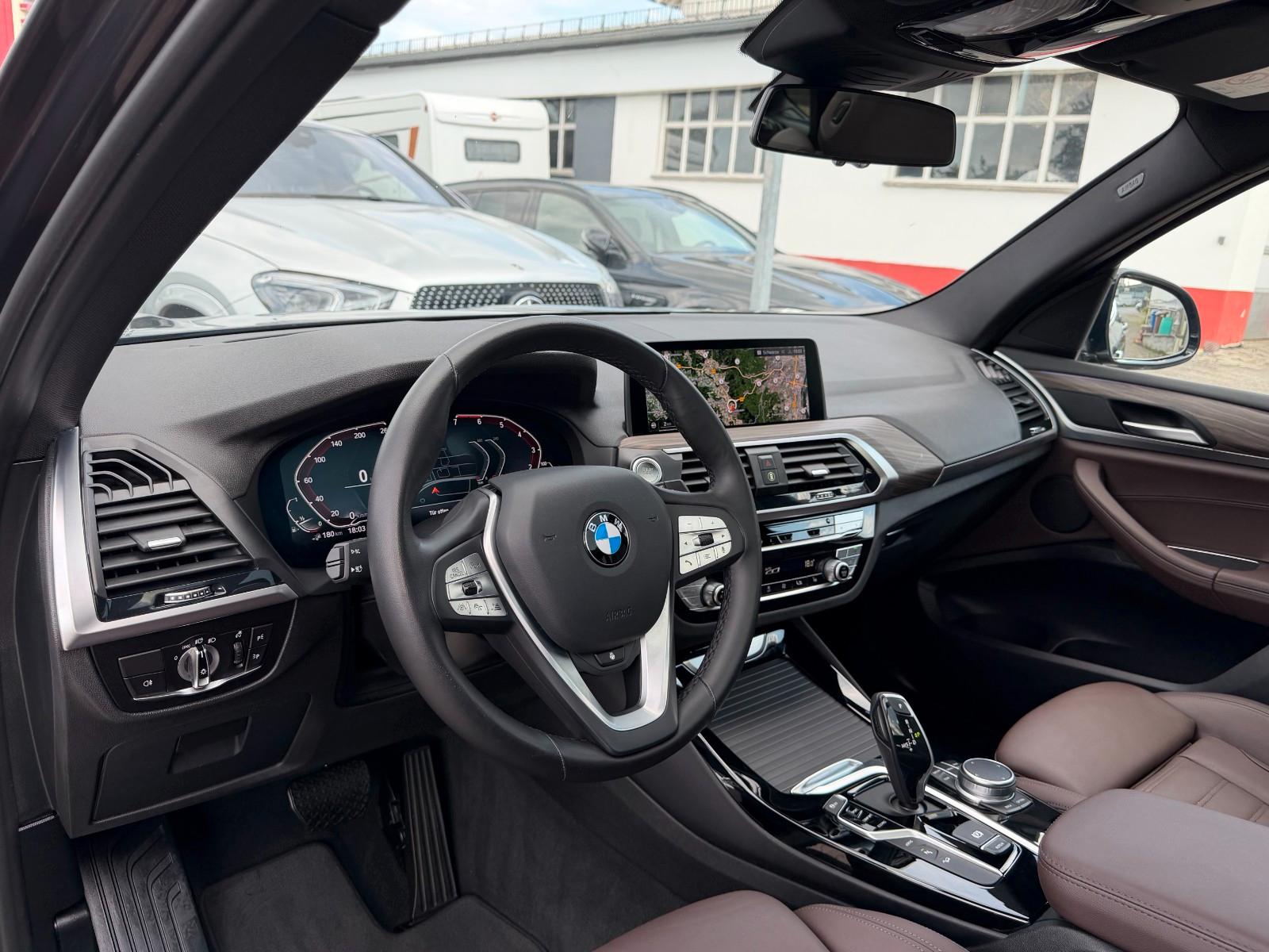 BMW X3 xDr30e xLine PANO*ACC*Leder*AdapLED*HUD*Kam