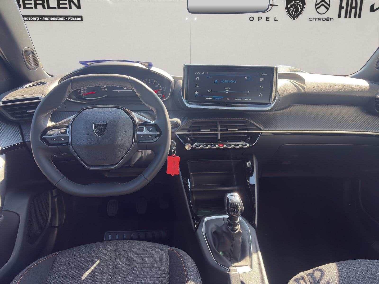 Peugeot 2008 1.2 Pure Tech 100 Style *Sitzheizung*