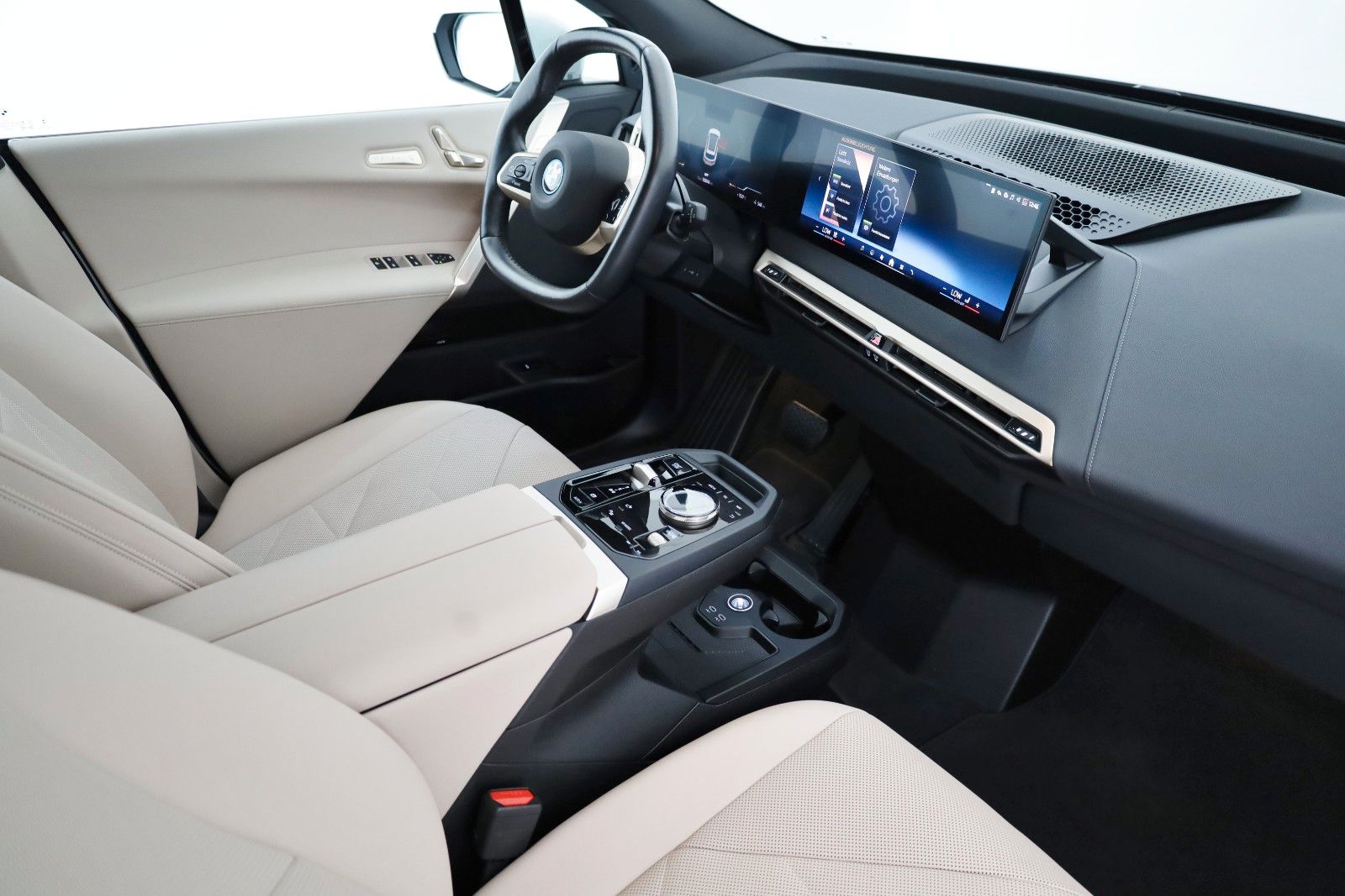 Fahrzeugabbildung BMW iX 50, Wärmekomfort,HUD,Laser,360K.,Pano,AHK,+WR