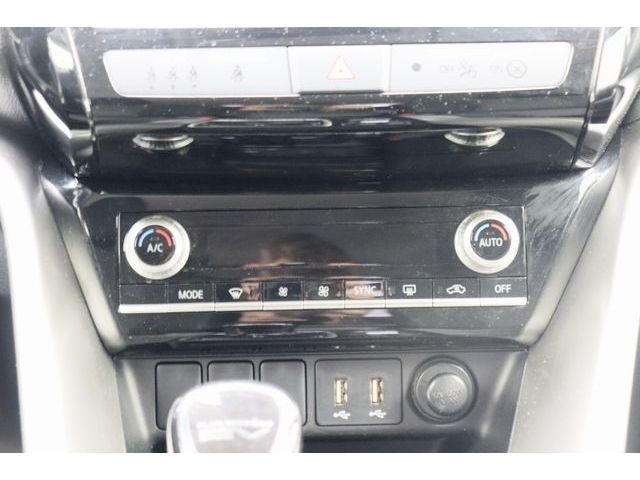 Fahrzeugabbildung Mitsubishi Eclipse Cross 2.4 Basis Hybrid 4WD