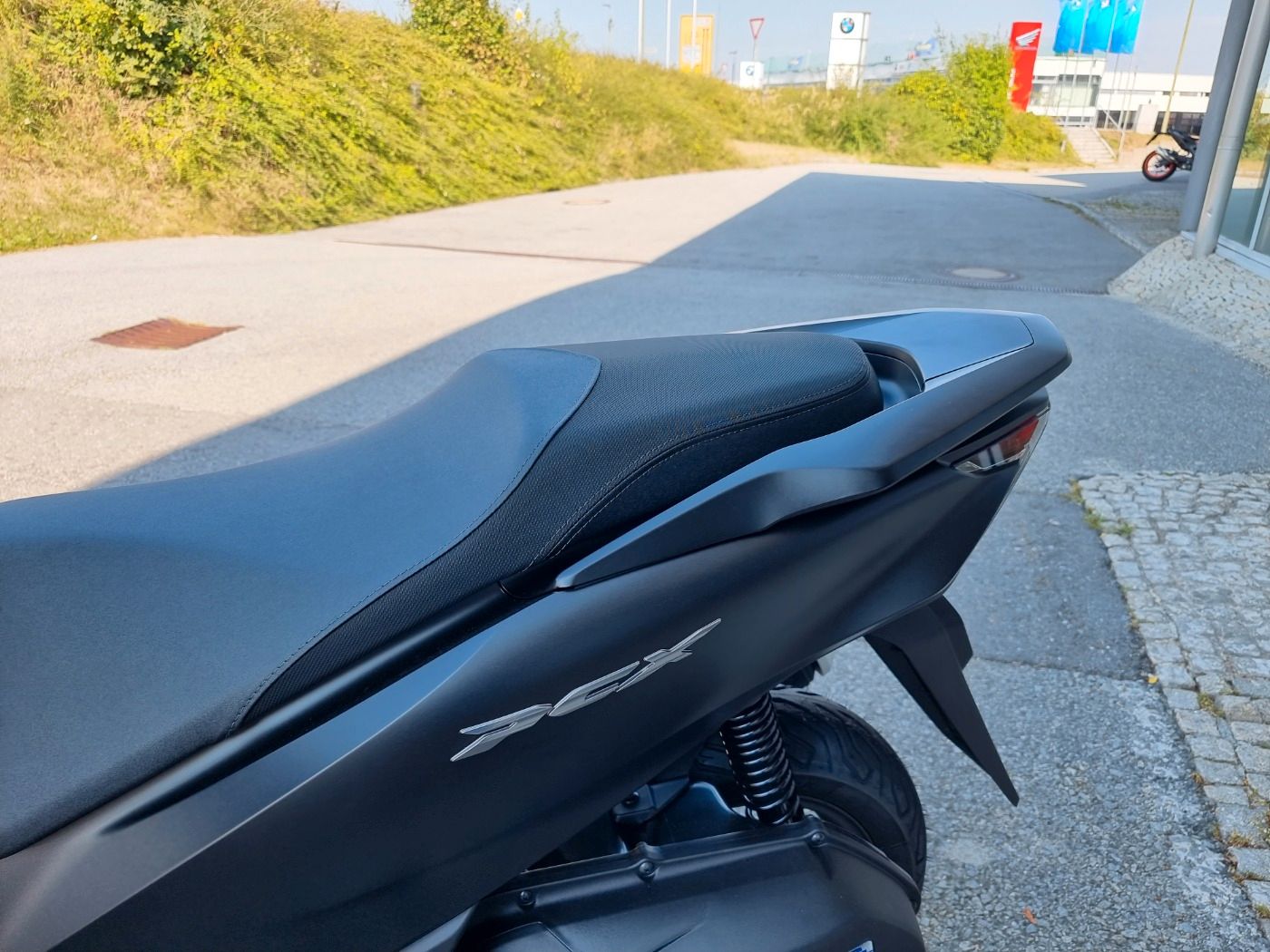 Fahrzeugabbildung Honda PCX 125 Modell 2024 sofort