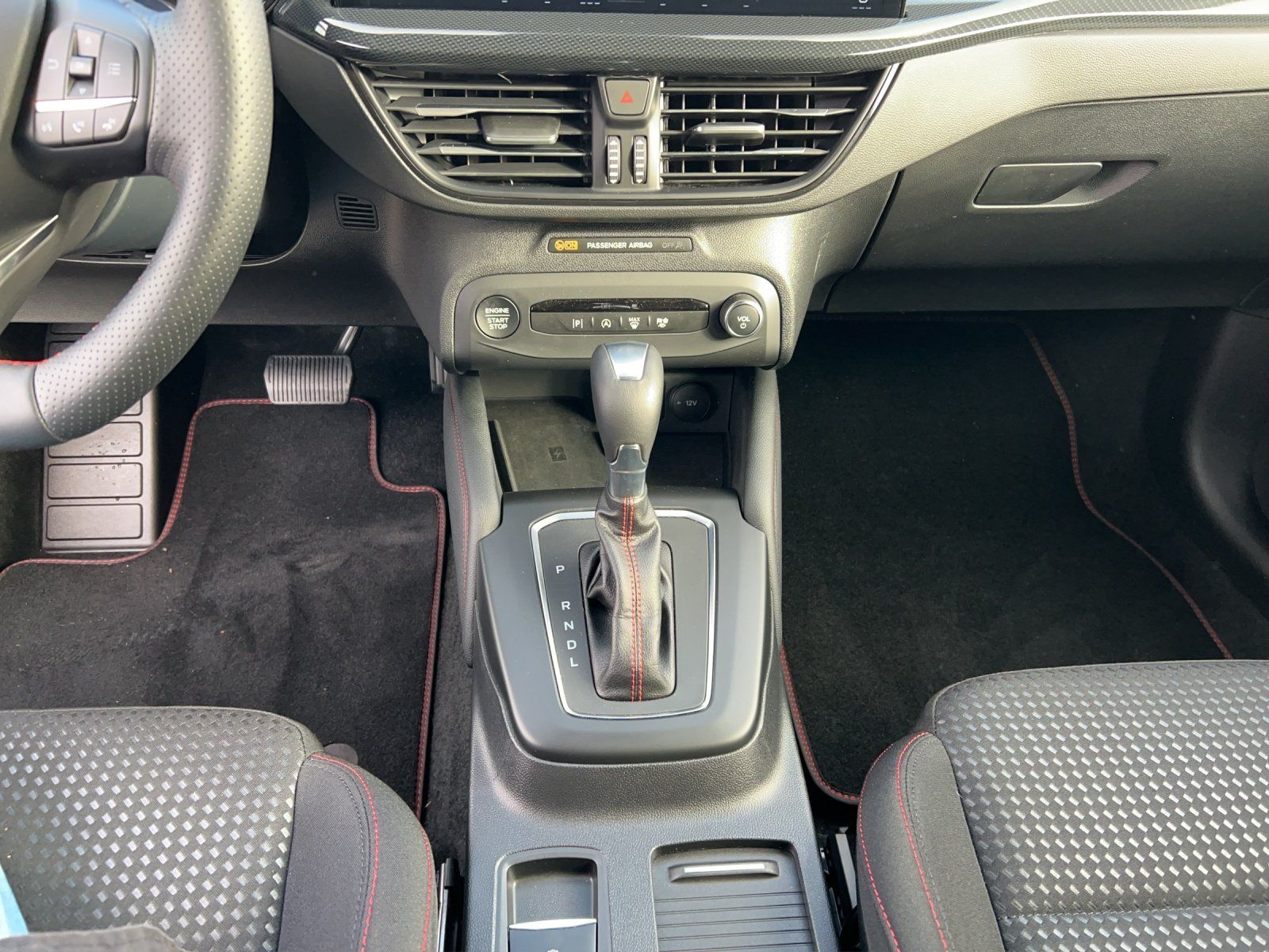 Fahrzeugabbildung Ford Focus 1.0EcoBoost MHEV ST-Line X SHZ/LED/CARPLAY