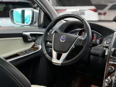 VOLVO XC60 Summum AWD*PANO*LEDER*CAM*LED*NAVI*ACC*MEMO