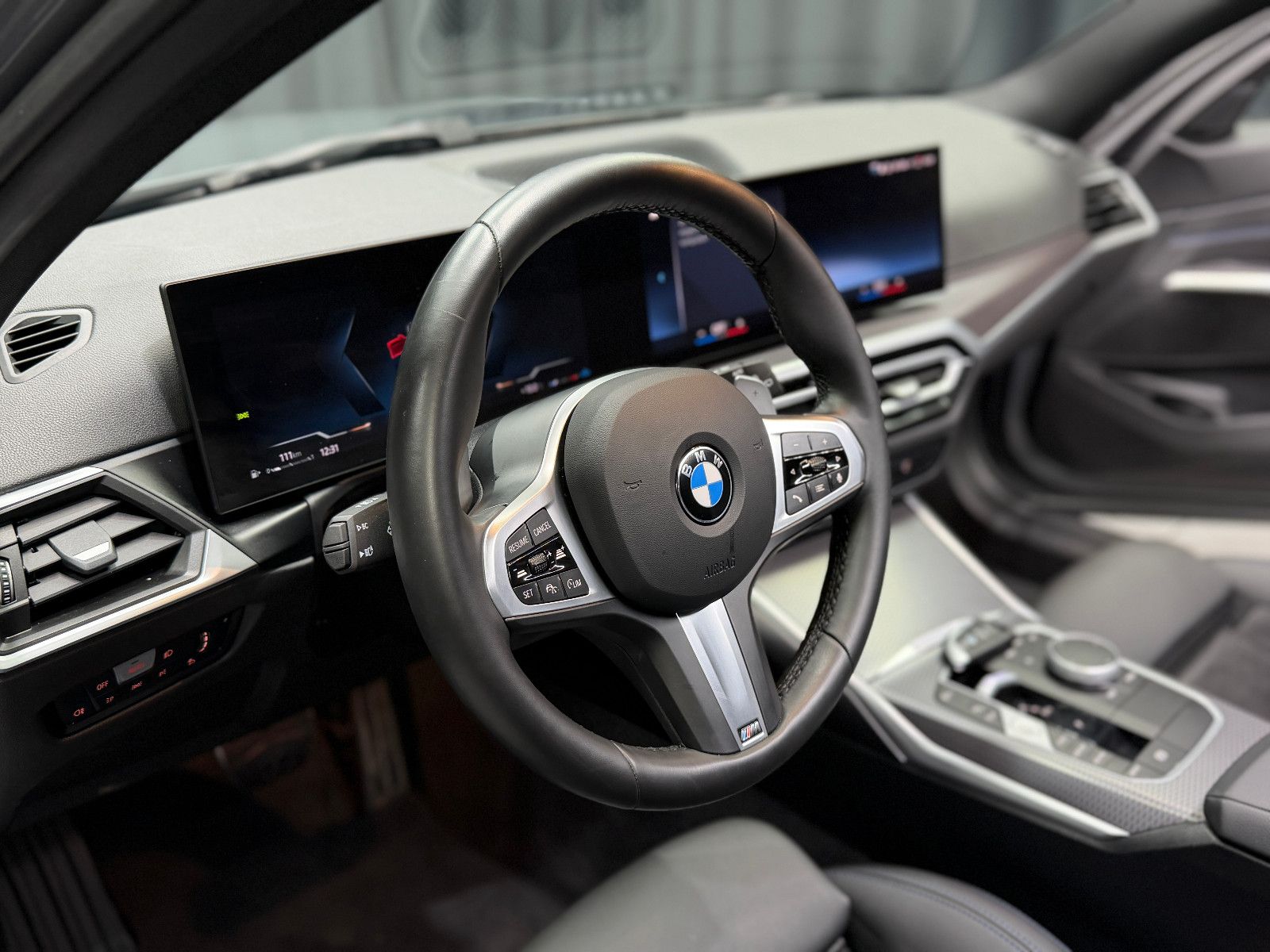 Fahrzeugabbildung BMW 330i Touring M Sport|HIFI|WIDESCREEN|KAMERA|NAV