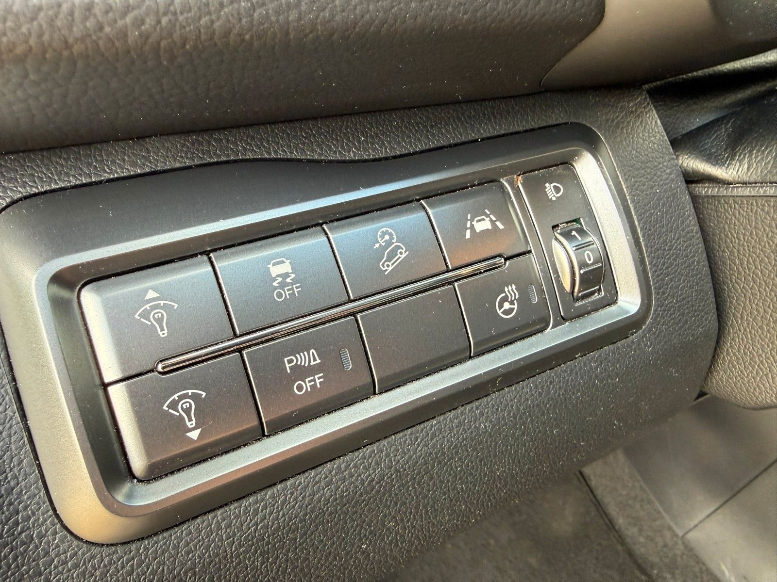 Fahrzeugabbildung Ssangyong Tivoli 1.5 T- Fizz 4WD NAVI+KAMERA+LENKRADHZG.+