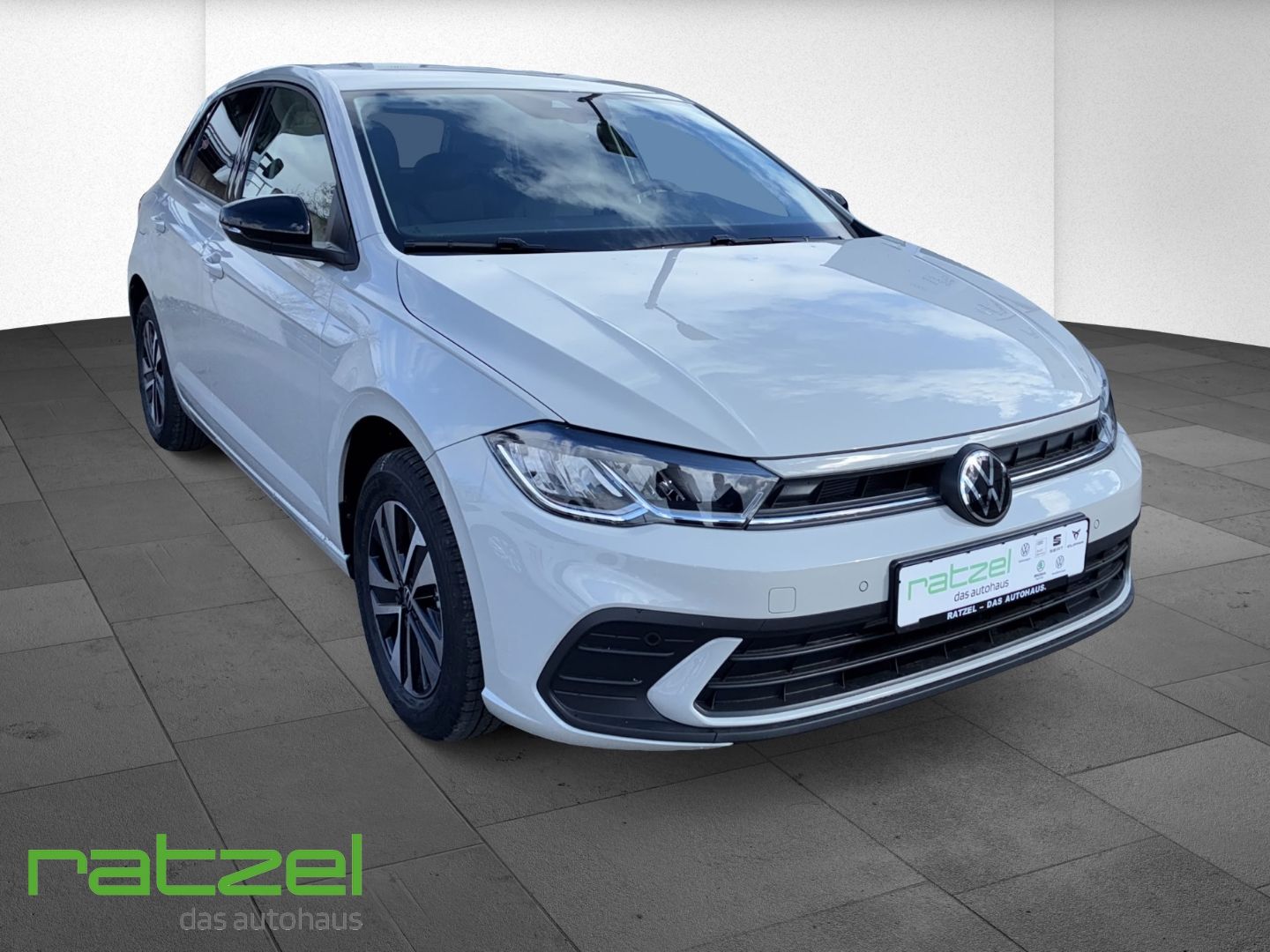 Fahrzeugabbildung Volkswagen Polo ENERGY 1.0 TSI NAVI+Kamera+Allwetter+LED