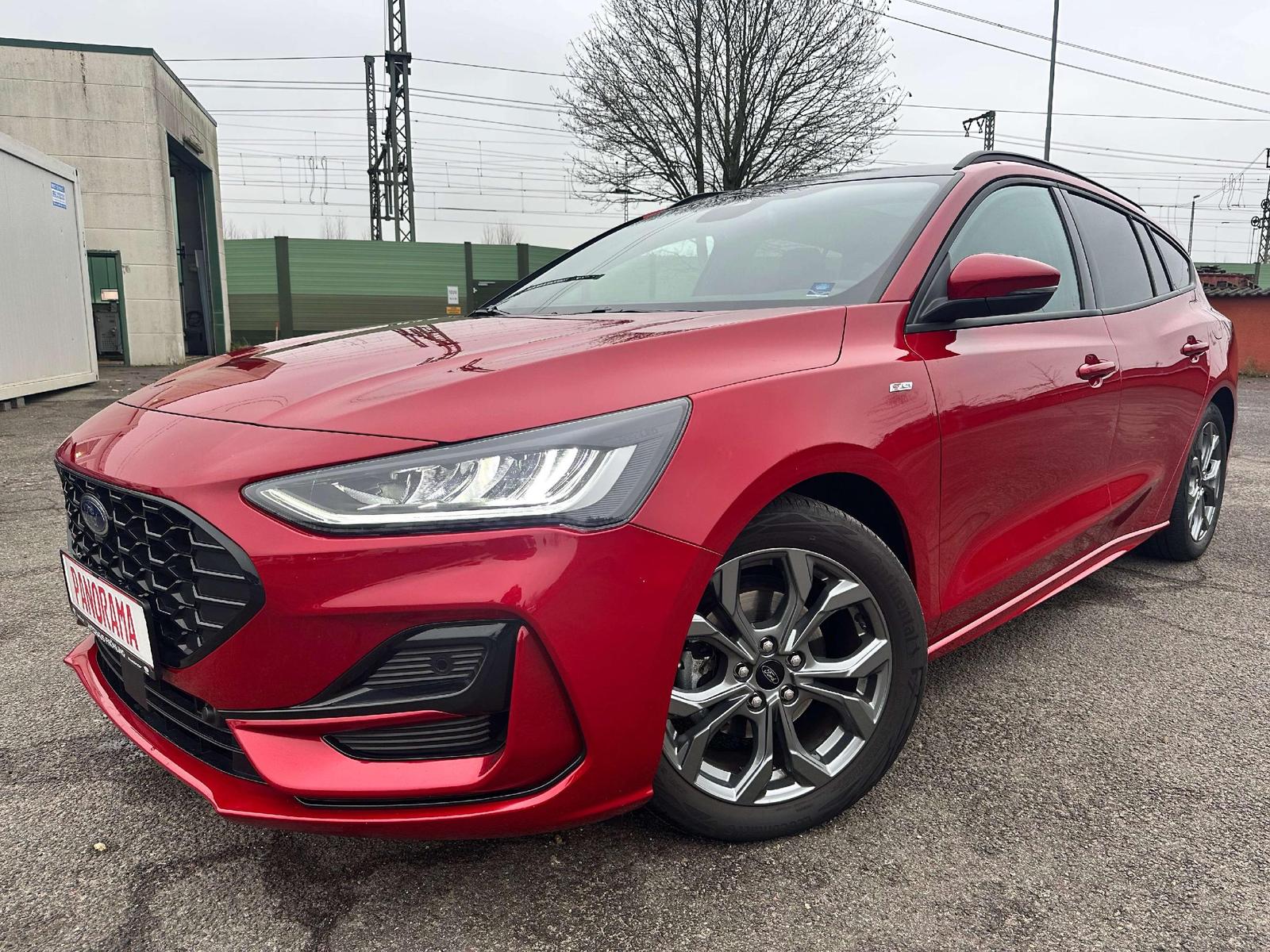 Ford Focus ST-Line X AHK, iACC, Panorama