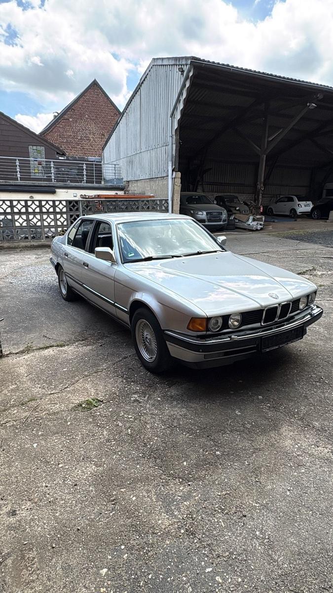 BMW 730