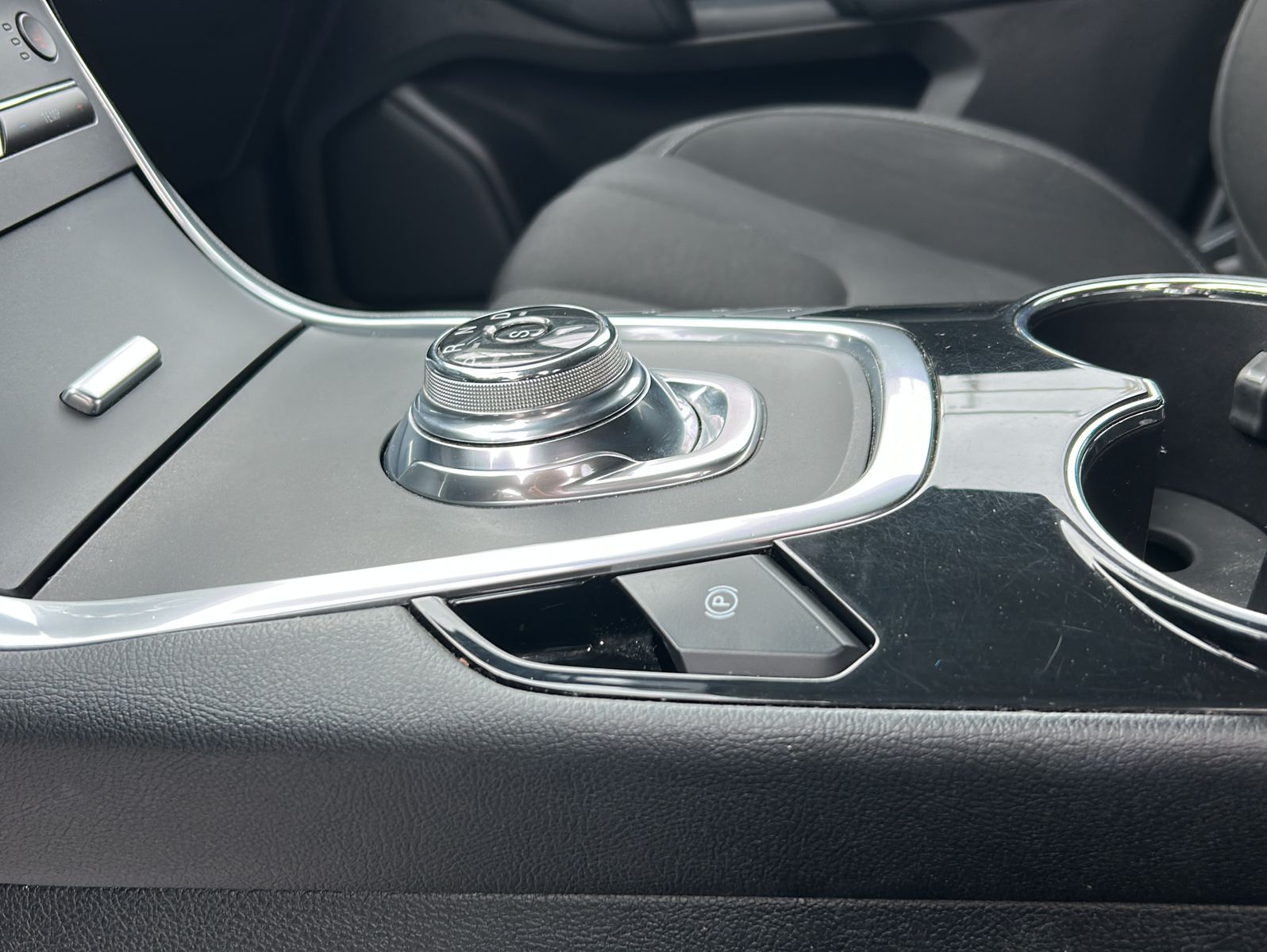 Fahrzeugabbildung Ford S-MAX 2,0 TCDi Titanium AWDLED - AHK