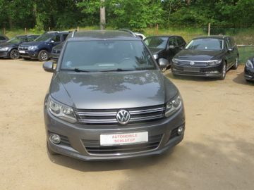 Volkswagen Tiguan - 1