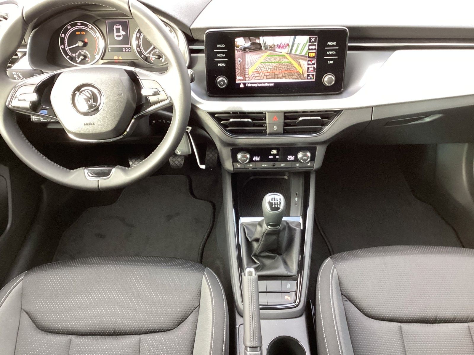 Fahrzeugabbildung SKODA Scala Tour 1.5 TSI 110 KW 6-Gang