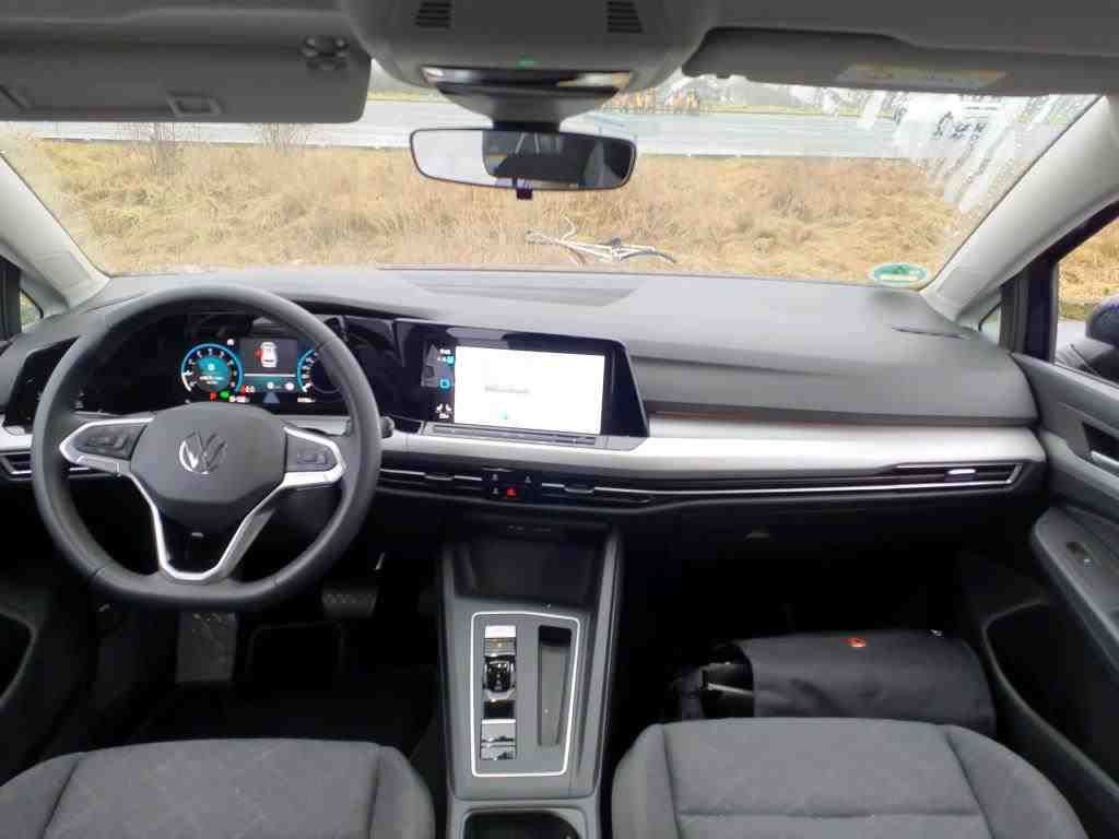 Fahrzeugabbildung Volkswagen Golf Variant Life eTSI DSG *Navi*PDC**LED*ACC*