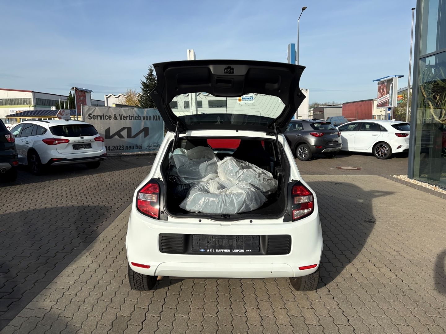 Fahrzeugabbildung Renault Twingo Life Bluetooth Tel.-Vorb. Berganfahrass.