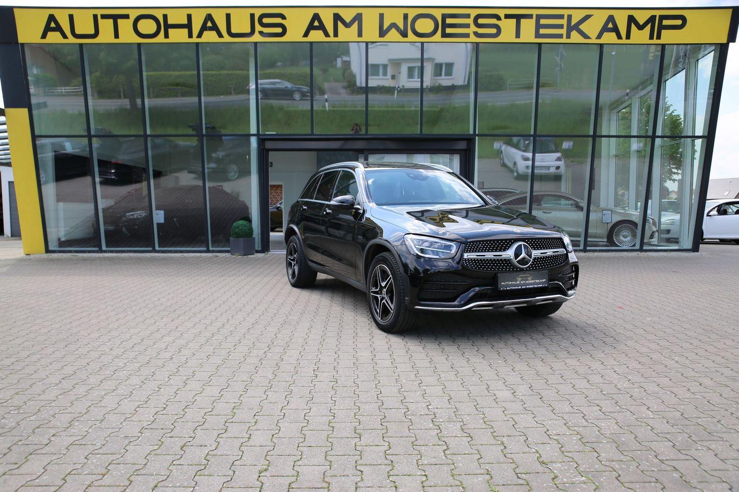 Mercedes-Benz GLC 300 DE*AMG*RFK*AHK*PANO*VIRTUAL*LED*ALCANTAR